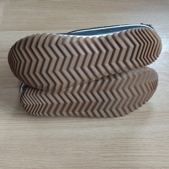 Women's Sorel Out & About Leather Boots - Picture 4 of 9